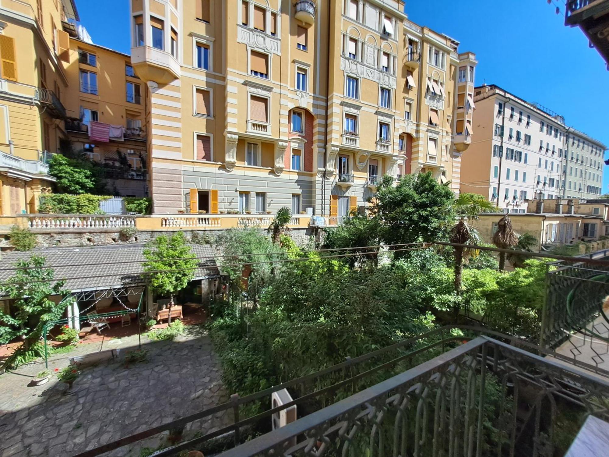 L'Alcova B&B, A Due Passi Dal Centro Genova Eksteriør billede